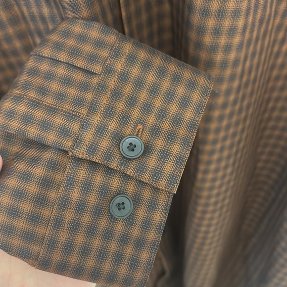 NWT Theory Irving Button Down Shirt in Dark Pimento Multi Fade Check - Picture 4 of 7